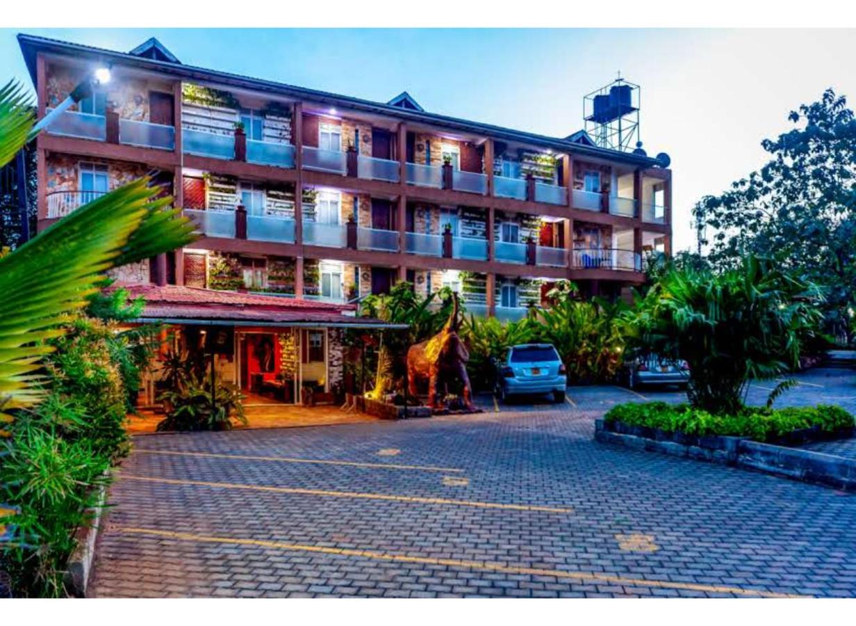 African Tribe Hotel Kampala Exterior photo