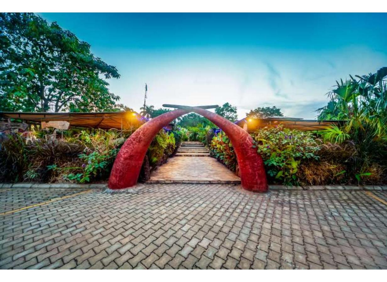 African Tribe Hotel Kampala Exterior photo