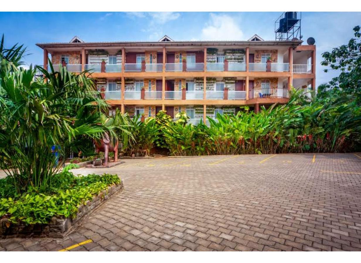 African Tribe Hotel Kampala Exterior photo