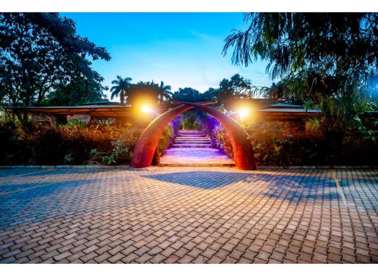 African Tribe Hotel Kampala Exterior photo