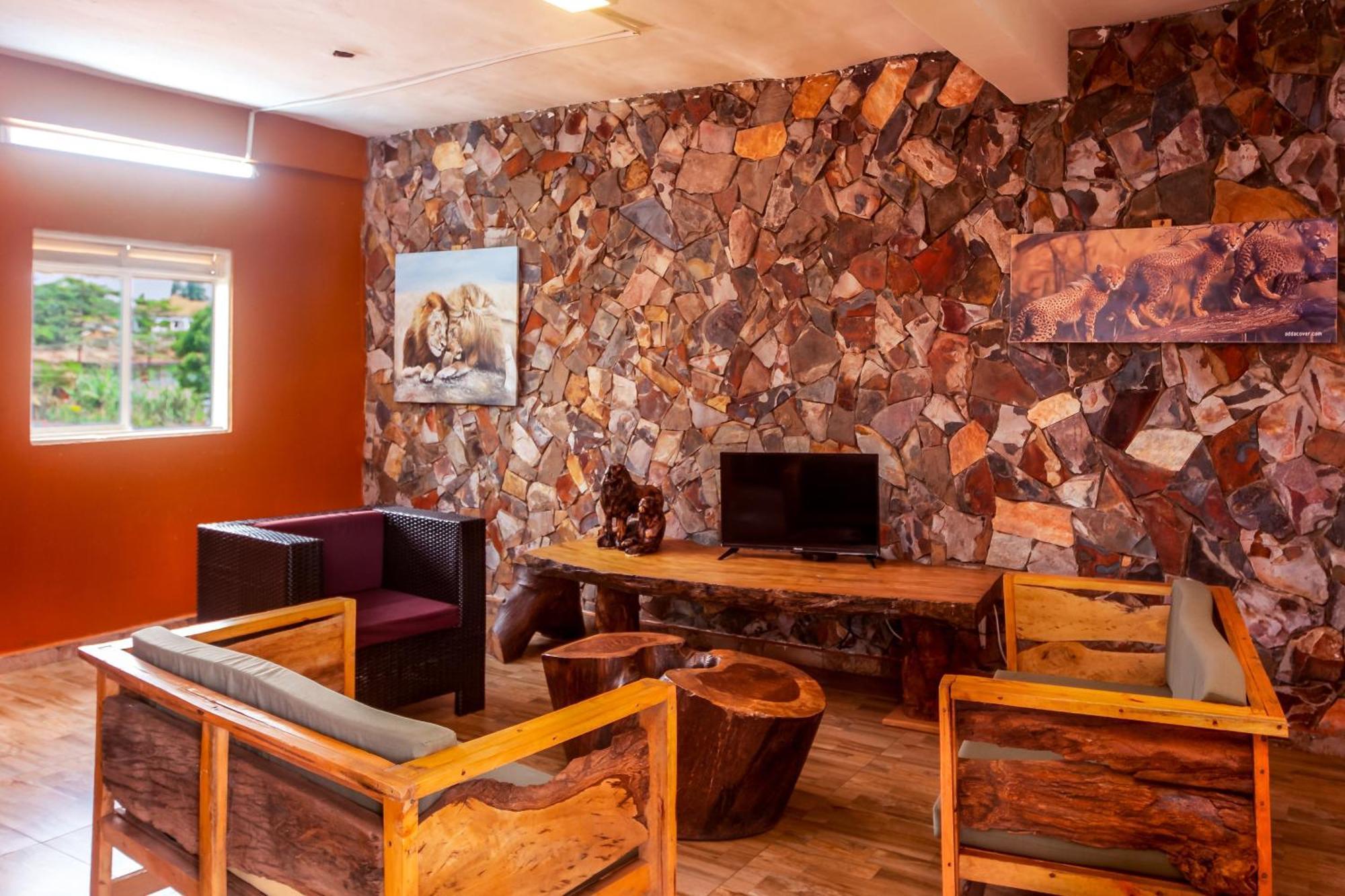 African Tribe Hotel Kampala Exterior photo
